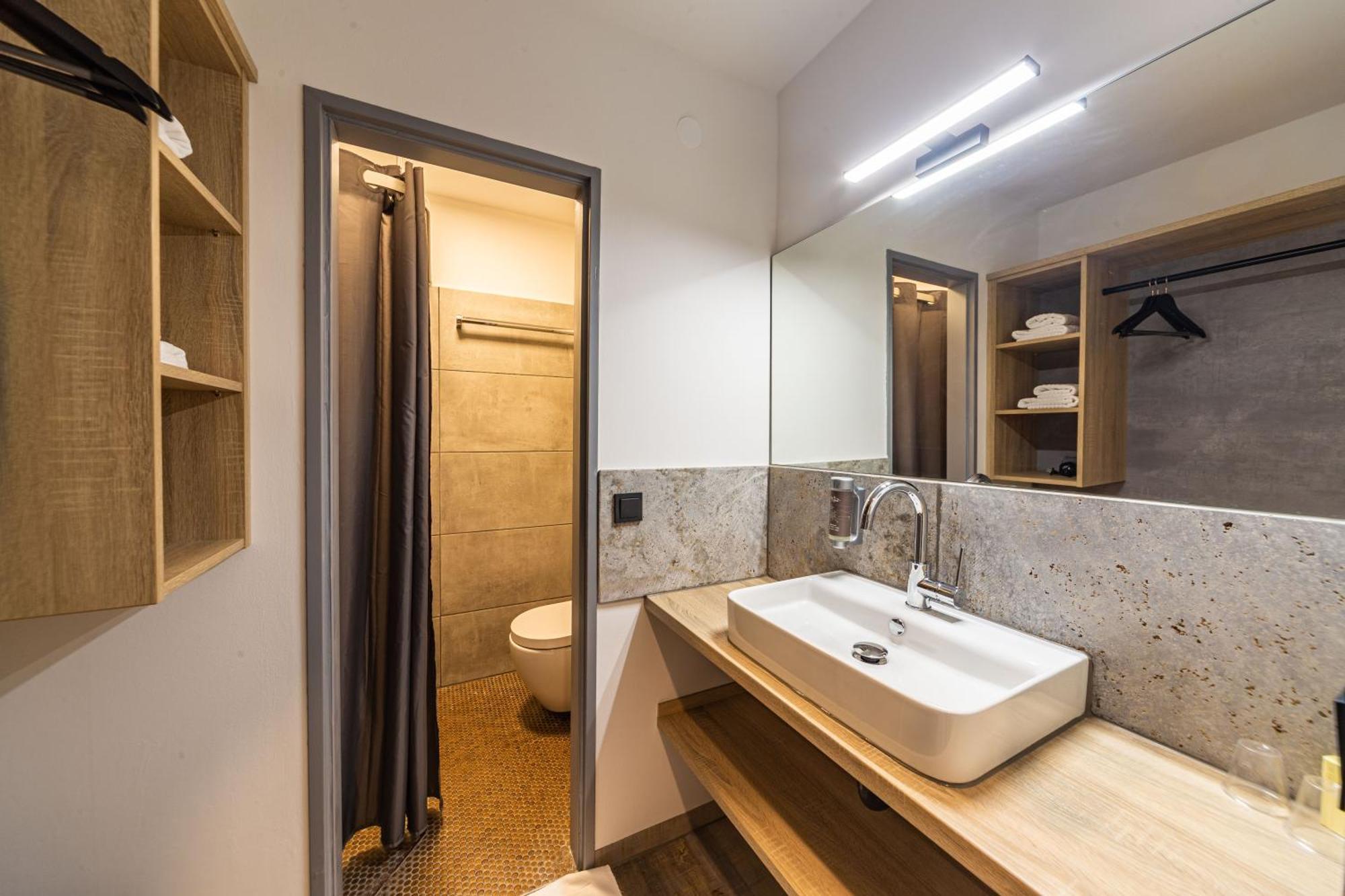 Hotel Franken Форхайм Екстериор снимка